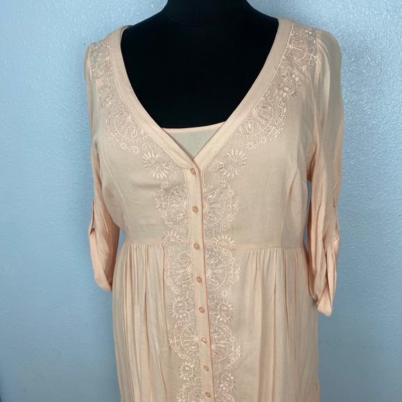 Torrid Women's Blush Embroidered Button Up Shirt Dress Size 2X - Picture 5 of 11